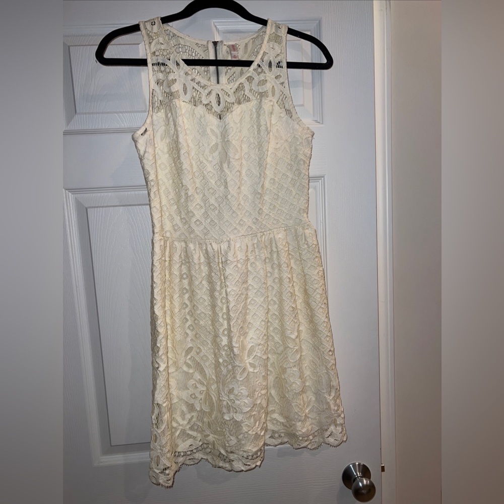 Xhileration Juniors Ivory Mini Sundress- Medium